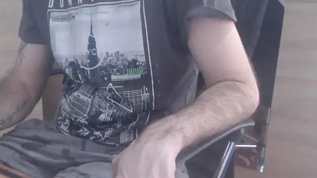 uncutguy01 online show from January 6, 10:57 am