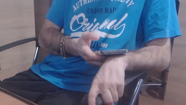 uncutguy01 online show from January 11, 12:40 pm