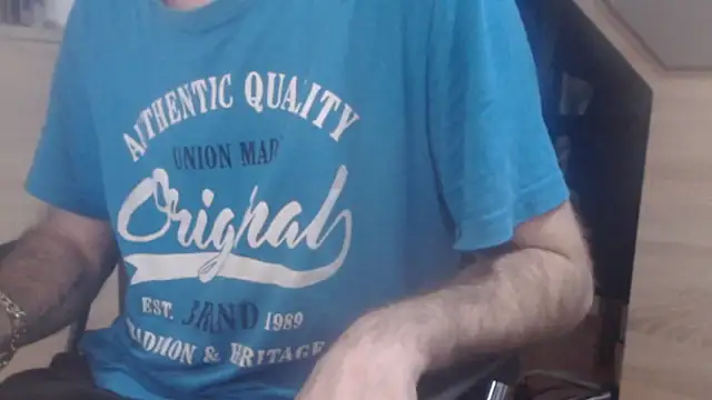 uncutguy01 online show from January 11, 3:42 pm