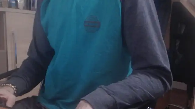 uncutguy01 online show from January 12, 6:39 am