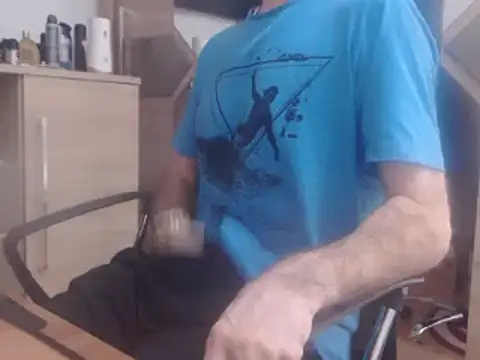 uncutguy01 online show from February 5, 12:27 pm