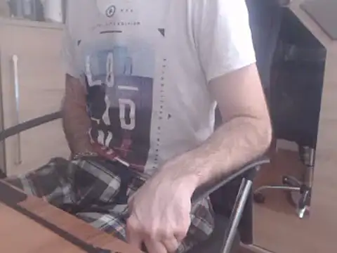 uncutguy01 online show from February 6, 10:37 am