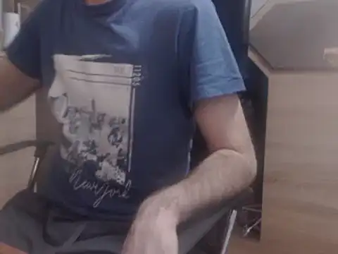 uncutguy01 online show from February 11, 4:46 pm