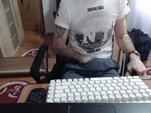 uncutguy01 online show from March 9, 8:40 am