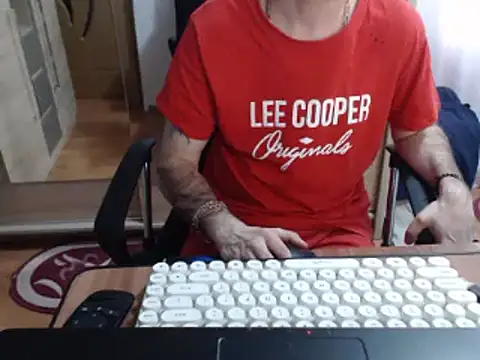 uncutguy01 online show from March 14, 2:52 pm