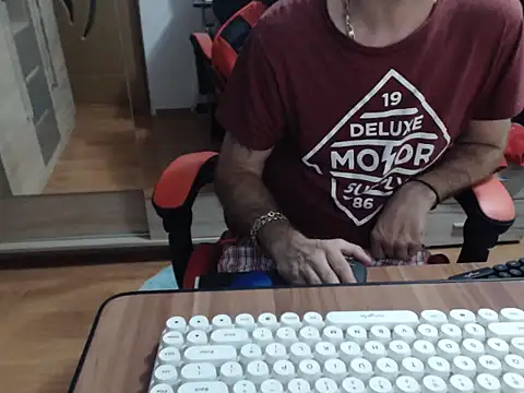 uncutguy01 online show from September 8, 4:17 pm