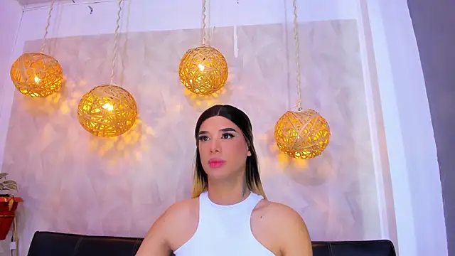 victoria aleia  online show from December 28, 8:15 pm