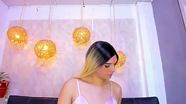 victoria aleia  online show from January 4, 2:03 am