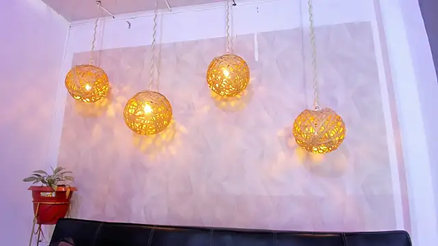 victoria aleia  online show from January 7, 7:59 pm