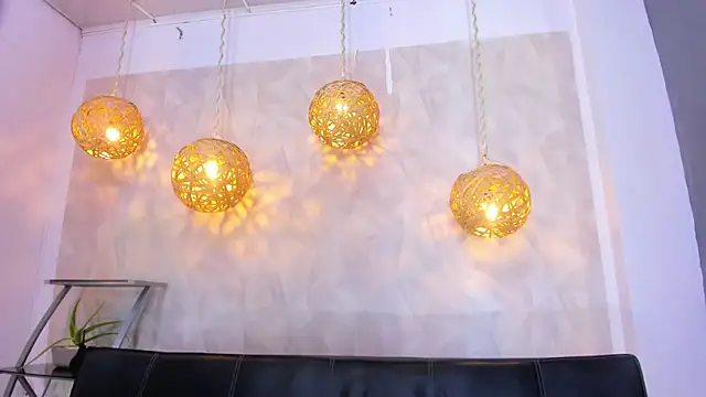 victoria aleia  online show from January 21, 3:15 am