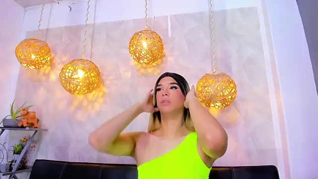 victoria aleia  online show from February 4, 8:28 pm