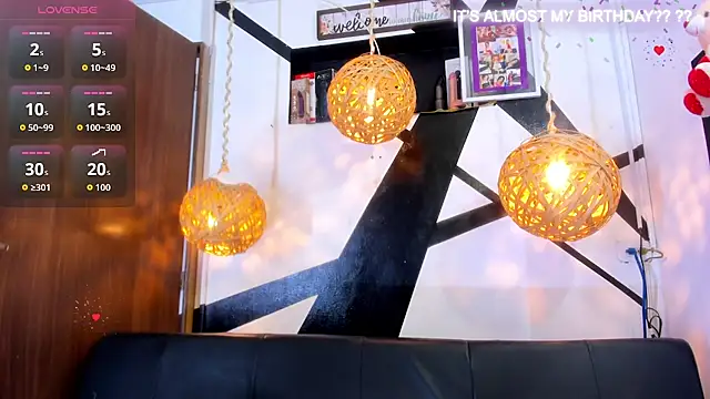 victoria aleia  online show from October 30, 9:59 pm