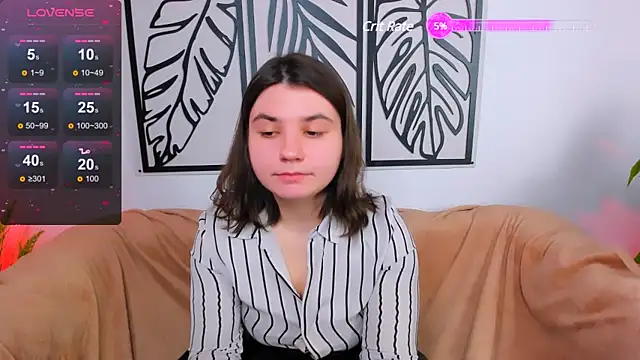 Viola  Shy online show from January 25, 11:32 pm