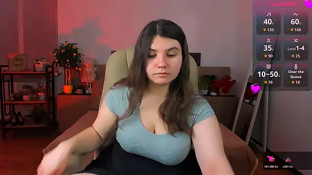 Snapshot of Viola__Shy chatting on February 19, 9:11 pm Viola Shy online show from February 19, 9:11 pm