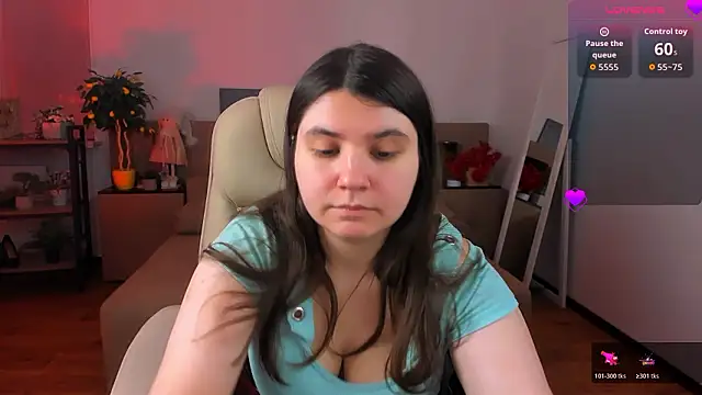 Snapshot of Viola__Shy chatting on February 25, 9:13 pm Viola Shy online show from February 25, 9:13 pm