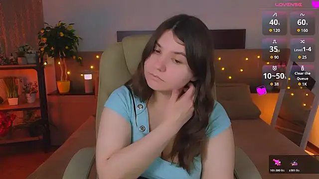 Snapshot of Viola__Shy chatting on March 20, 9:30 pm Viola Shy online show from March 20, 9:30 pm