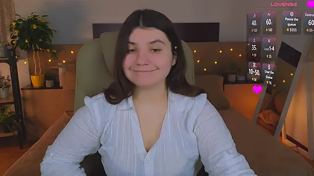 Snapshot of Viola__Shy chatting on March 24, 9:20 pm Viola Shy online show from March 24, 9:20 pm