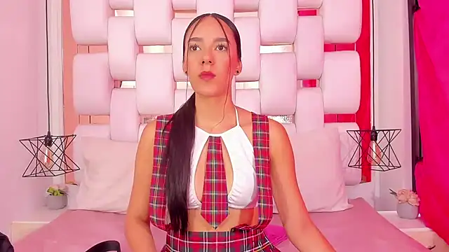 EmmyCruzZ online show from November 30, 6:23 pm