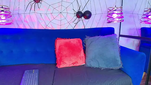 Snapshot of sarah_banks1 chatting on November 29, 3:20 am sarah banks1 online show from November 29, 3:20 am