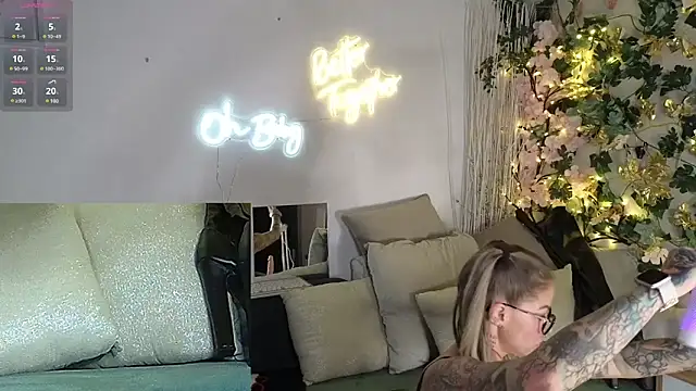 Snapshot of Tatjana_Sue chatting on December 3, 7:55 pm Tatjana Sue online show from December 3, 7:55 pm