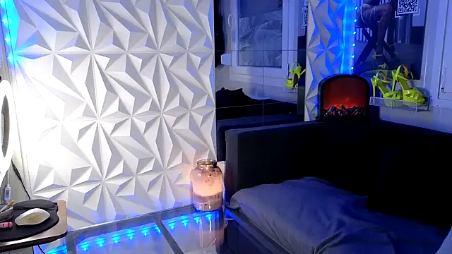 Snapshot of Tatjana_Sue chatting on March 1, 7:05 pm Tatjana Sue online show from March 1, 7:05 pm