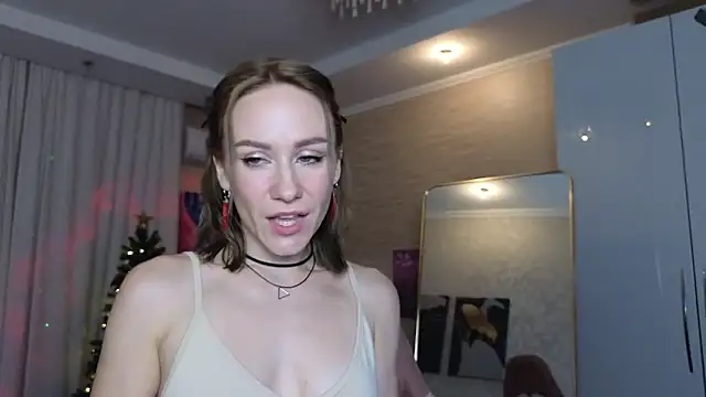 Snapshot of VeronicaRoss chatting on December 21, 5:14 am VeronicaRoss online show from December 21, 5:14 am