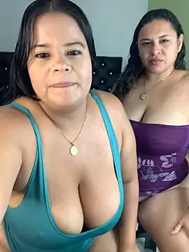 twocurvylatins online show from July 12, 9:28 pm