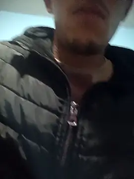 Snapshot of Leonul chatting on October 5, 6:12 am Leonul online show from October 5, 6:12 am