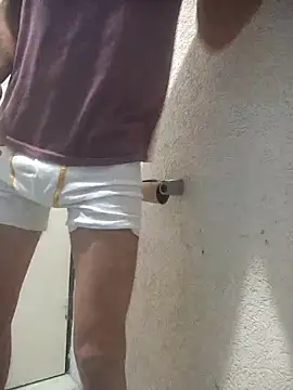 Snapshot of Leonul chatting on October 22, 1:50 am Leonul online show from October 22, 1:50 am