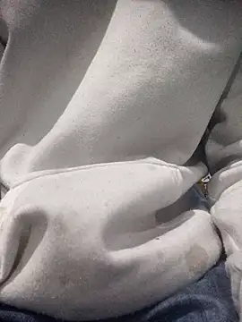 Snapshot of Leonul chatting on December 14, 11:53 pm Leonul online show from December 14, 11:53 pm