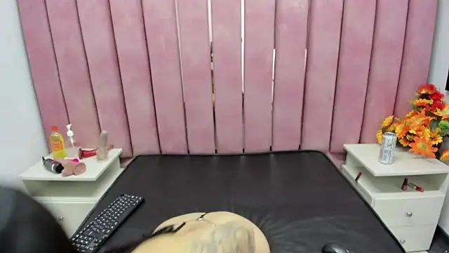 ChloeRosey online show from November 21, 3:49 am