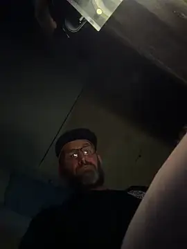 Snapshot of pipeload1275 chatting on November 23, 10:04 am pipeload1275 online show from November 23, 10:04 am