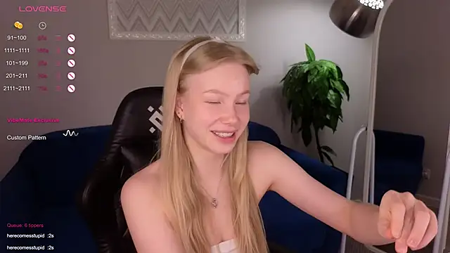 Sarra Cooper online show from March 4, 4:17 am