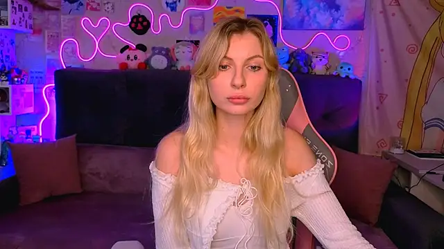 Maria Hunt online show from October 16, 4:57 am