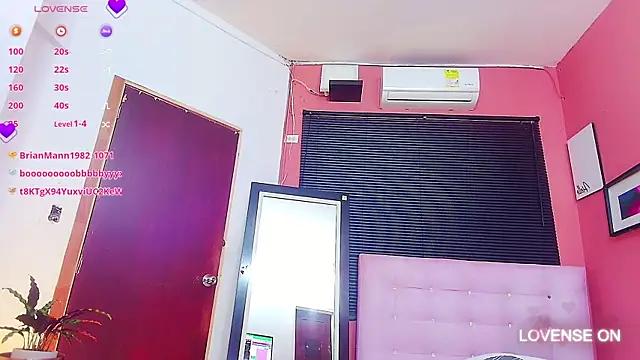 littleebluee online show from January 18, 9:34 am