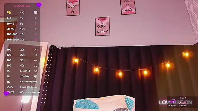 littleebluee online show from March 8, 5:59 am