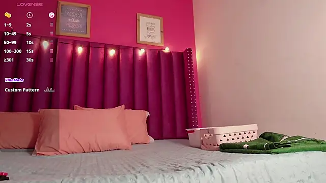 littleebluee online show from September 17, 3:08 am