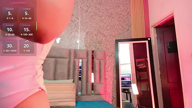 littleebluee online show from November 16, 12:33 pm