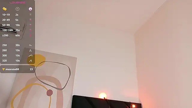 littleebluee online show from June 4, 7:53 pm