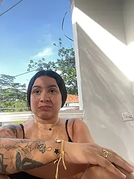 Snapshot of Pretty_Isadora chatting on January 4, 8:48 pm Pretty Isadora online show from January 4, 8:48 pm