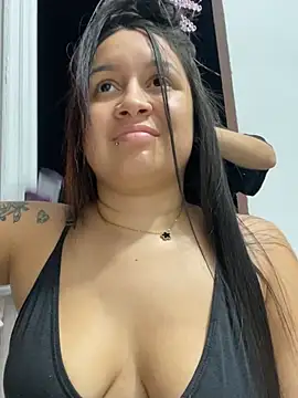 Snapshot of Pretty_Isadora chatting on January 15, 3:11 am Pretty Isadora online show from January 15, 3:11 am