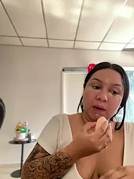 Snapshot of Pretty_Isadora chatting on March 15, 8:10 pm Pretty Isadora online show from March 15, 8:10 pm