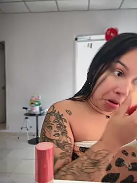 Snapshot of Pretty_Isadora chatting on March 21, 8:50 pm Pretty Isadora online show from March 21, 8:50 pm