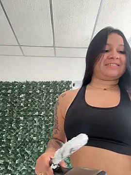 Snapshot of Pretty_Isadora chatting on October 30, 7:25 pm Pretty Isadora online show from October 30, 7:25 pm