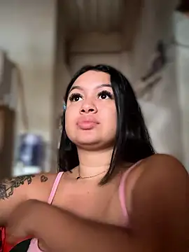 Pretty Isadora online show from January 11, 4:23 pm