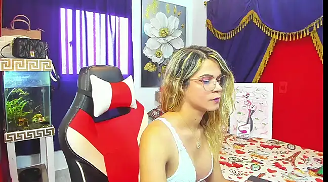 isabella lunats online show from March 11, 5:02 pm