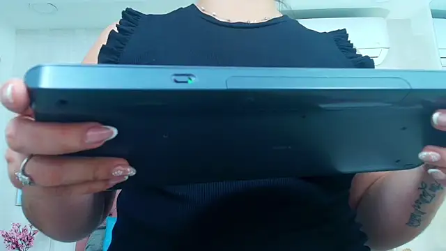 Snapshot of ThyaraJhons chatting on February 14, 12:02 pm ThyaraJhons online show from February 14, 12:02 pm