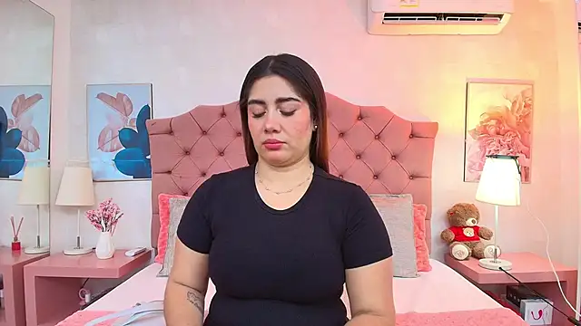 Snapshot of ThyaraJhons chatting on March 13, 12:01 pm ThyaraJhons online show from March 13, 12:01 pm