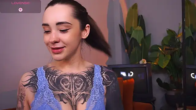 Snapshot of EvaCanton chatting on March 22, 2:04 am EvaCanton online show from March 22, 2:04 am