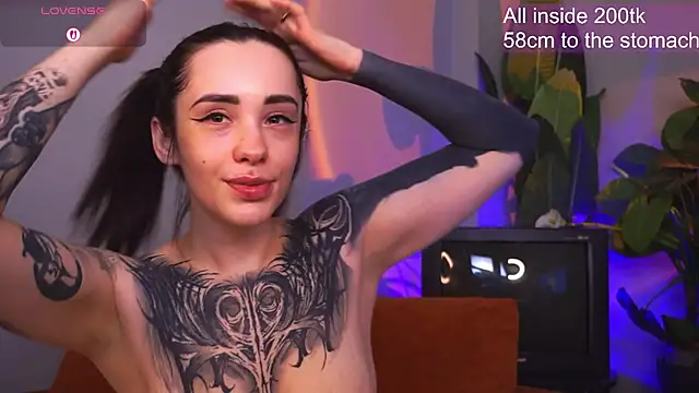 Snapshot of EvaCanton chatting on March 23, 2:04 am EvaCanton online show from March 23, 2:04 am